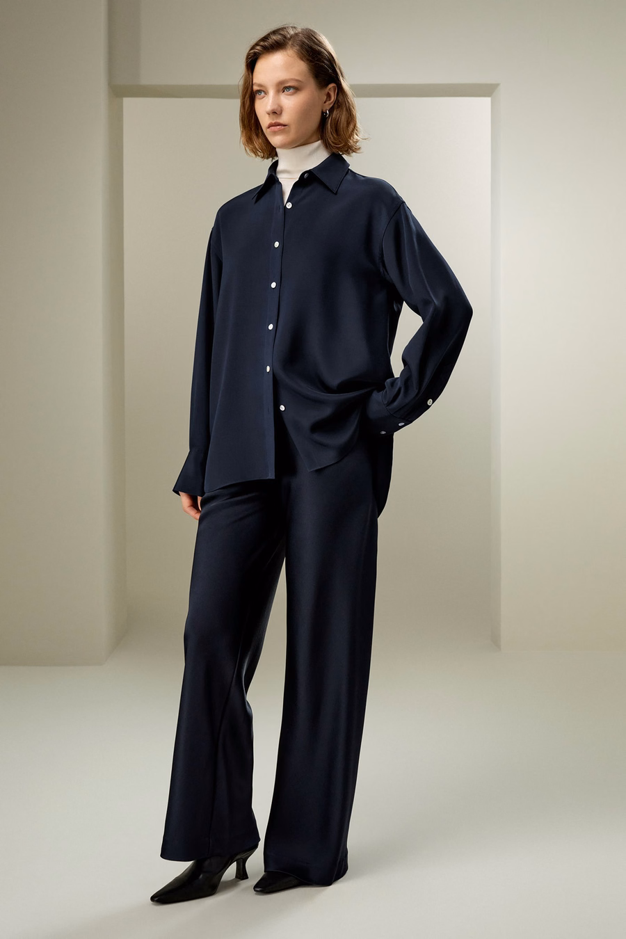 Das One Relaxed Fit Seidenhemd