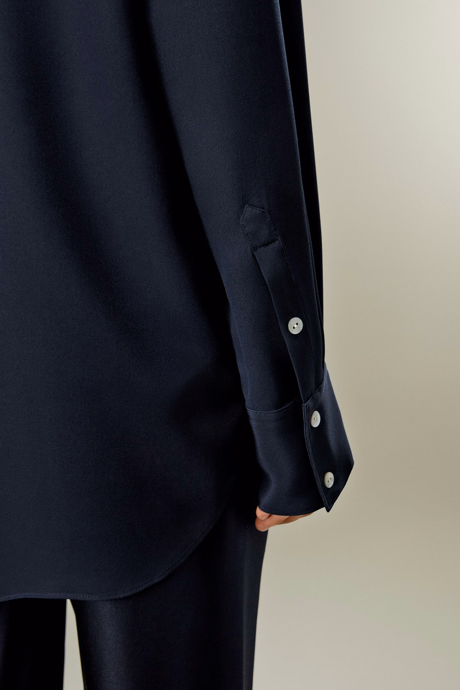 Das One Relaxed Fit Seidenhemd