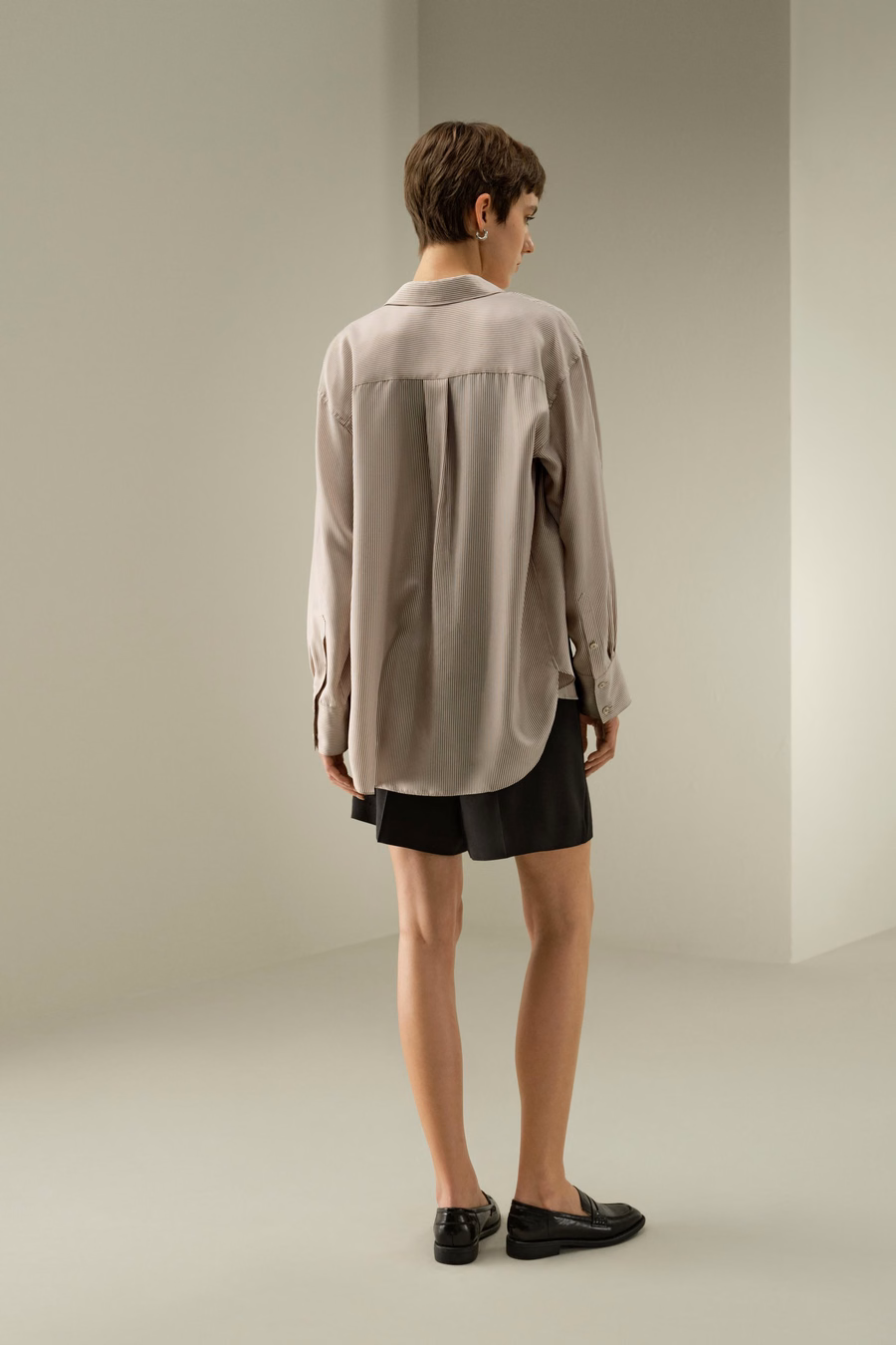 Gestreifte Oversized Seidenbluse