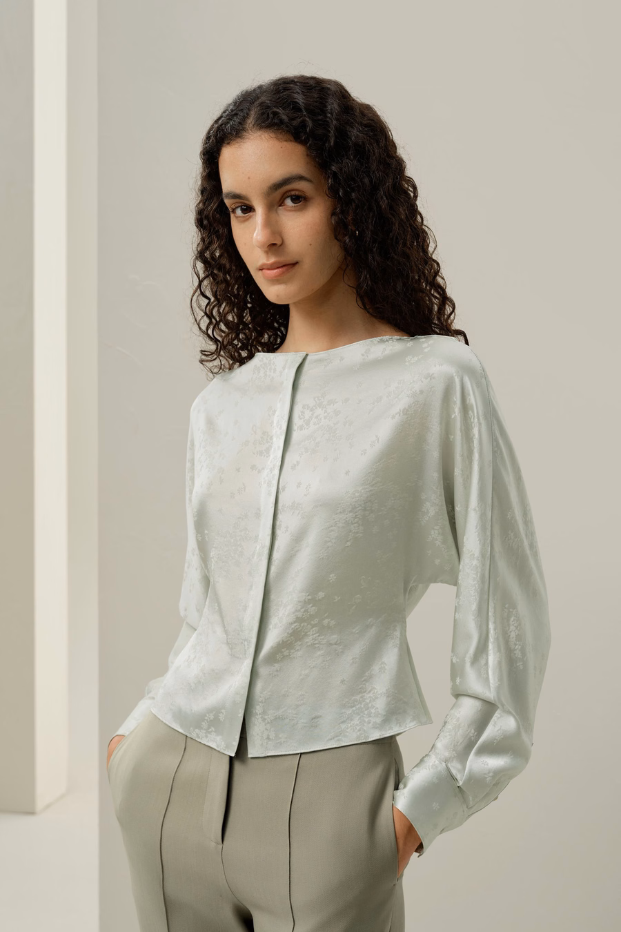 YING Jacquard-Seidenbluse