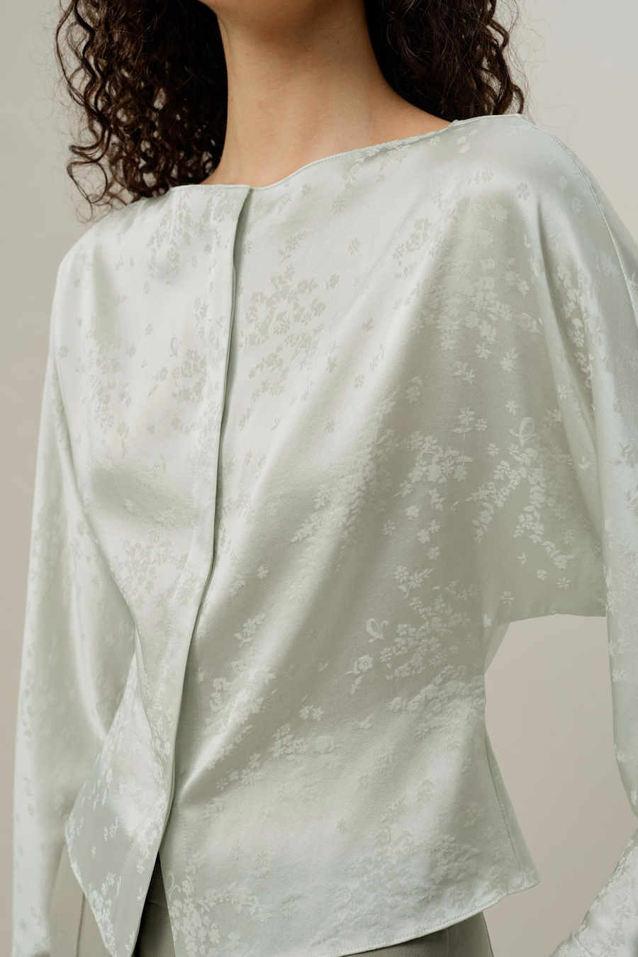 YING Jacquard-Seidenbluse