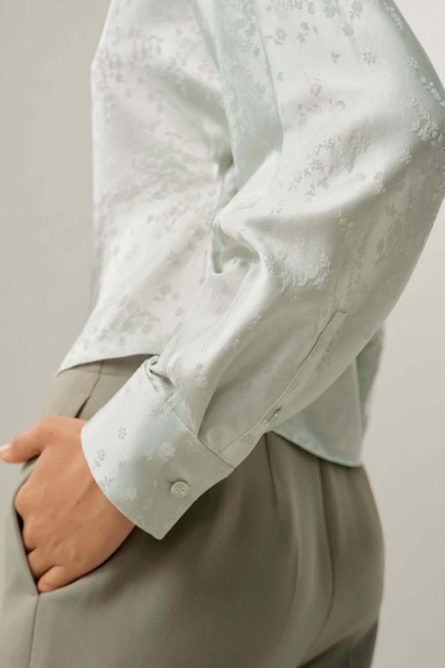 YING Jacquard-Seidenbluse