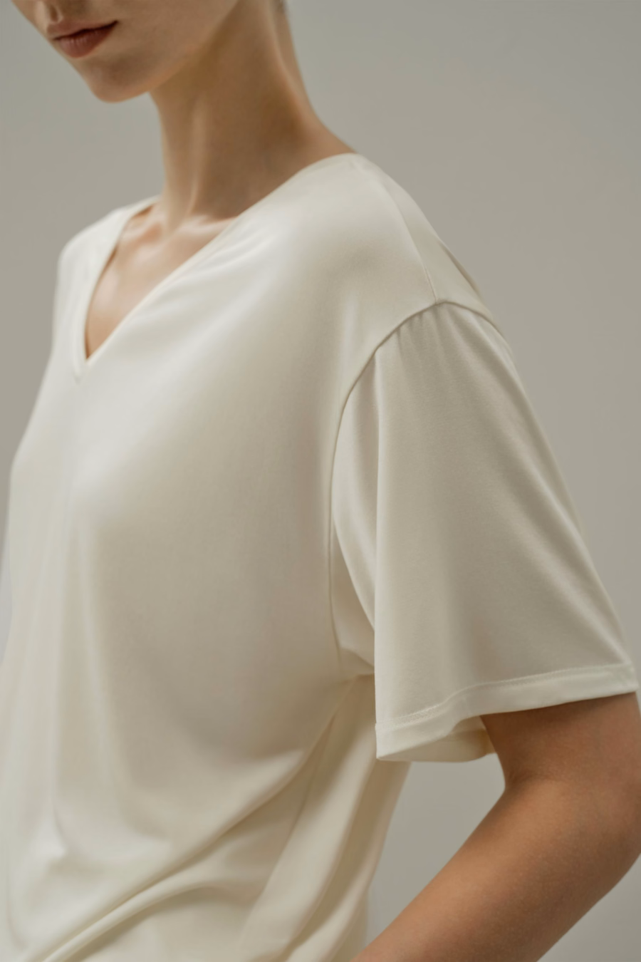 Seidenbreeze Jersey Basic V-Ausschnitt T-Shirt