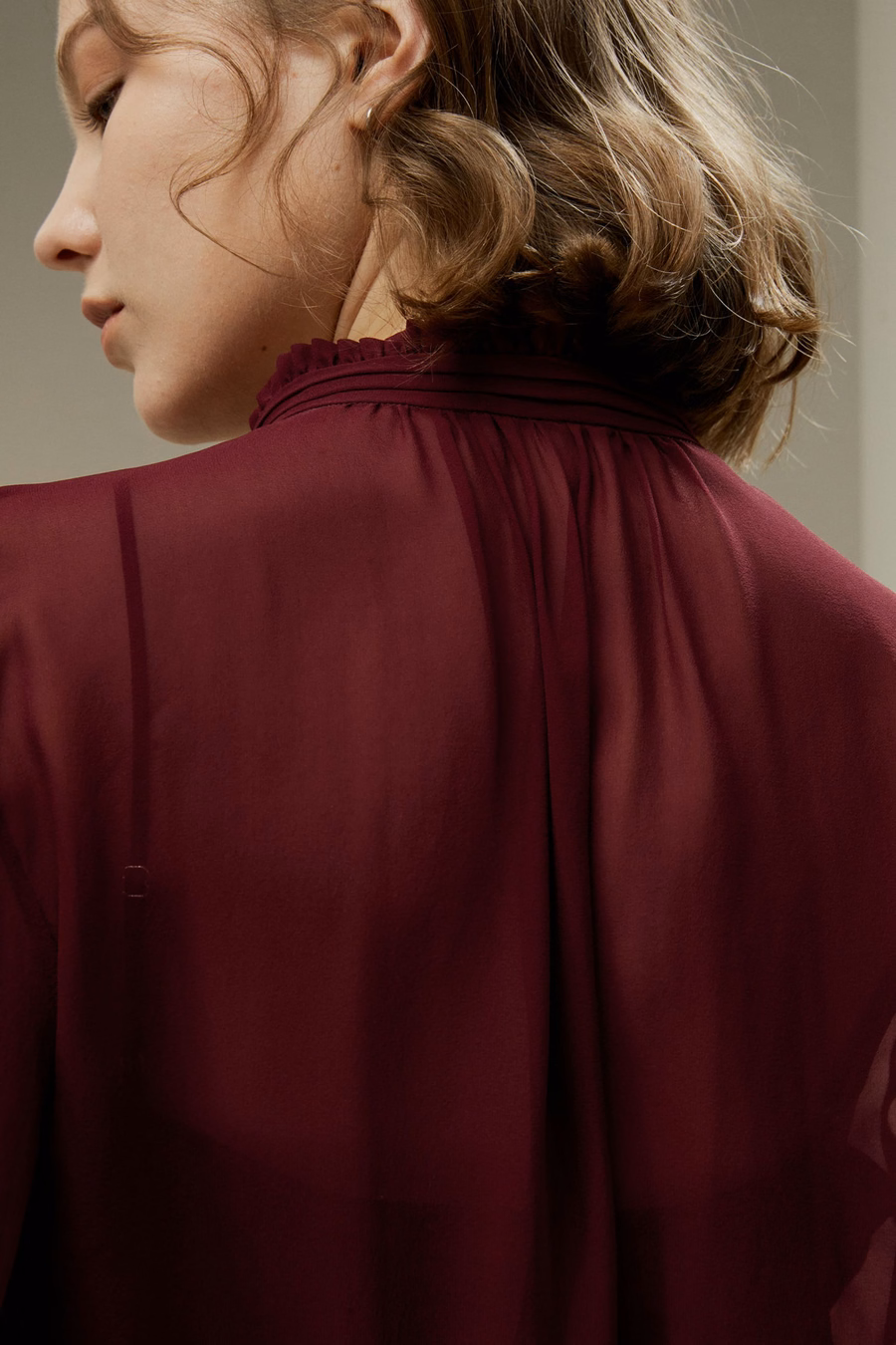 Knotenshirt mit Gummizug-Bluse aus Georgette