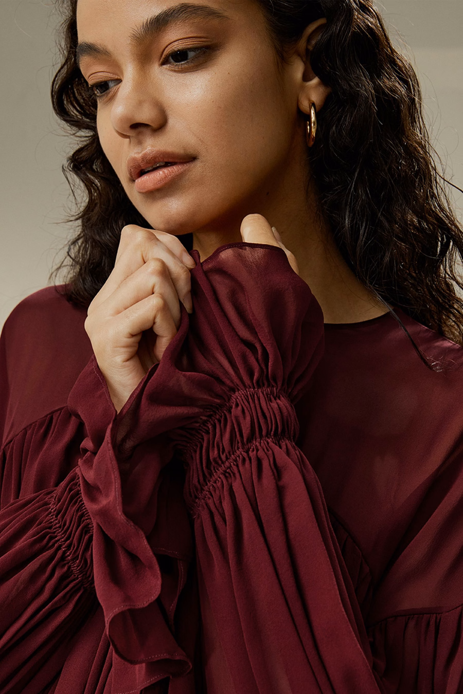 Sheer-Shoulder-Rüschenshirt