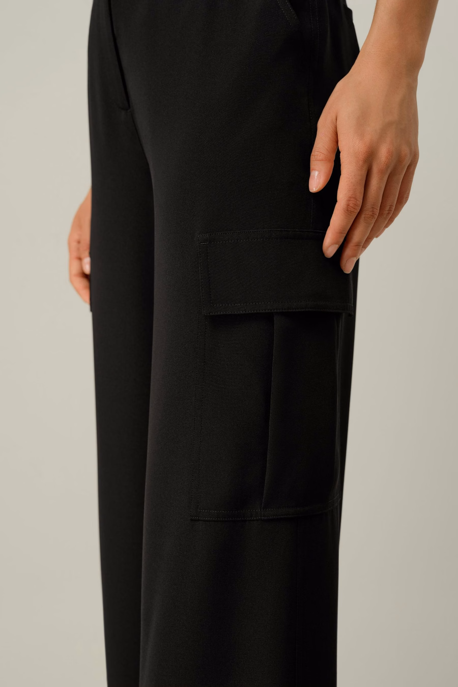 Seiden-Crepe Cargo-Hose