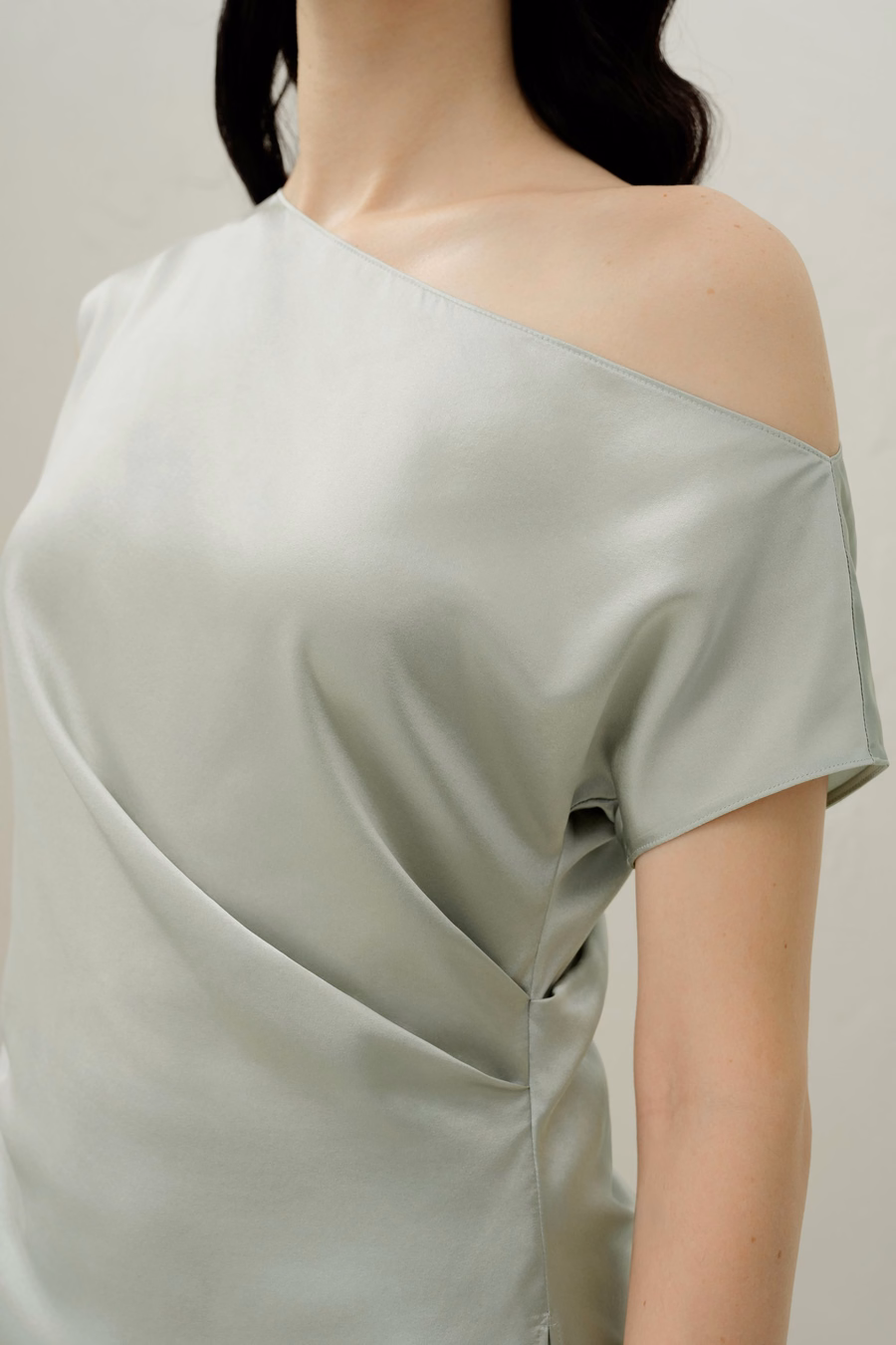 Stretch Charmeuse Asymmetrisches Top